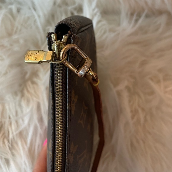 🔥SOLD🔥Authentic Louis Vuitton Pochette Accessories - Picture 12 of 16